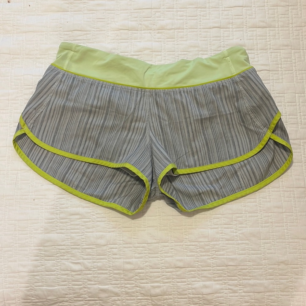 Lulu lemon speed up shorts size 8 grey/green